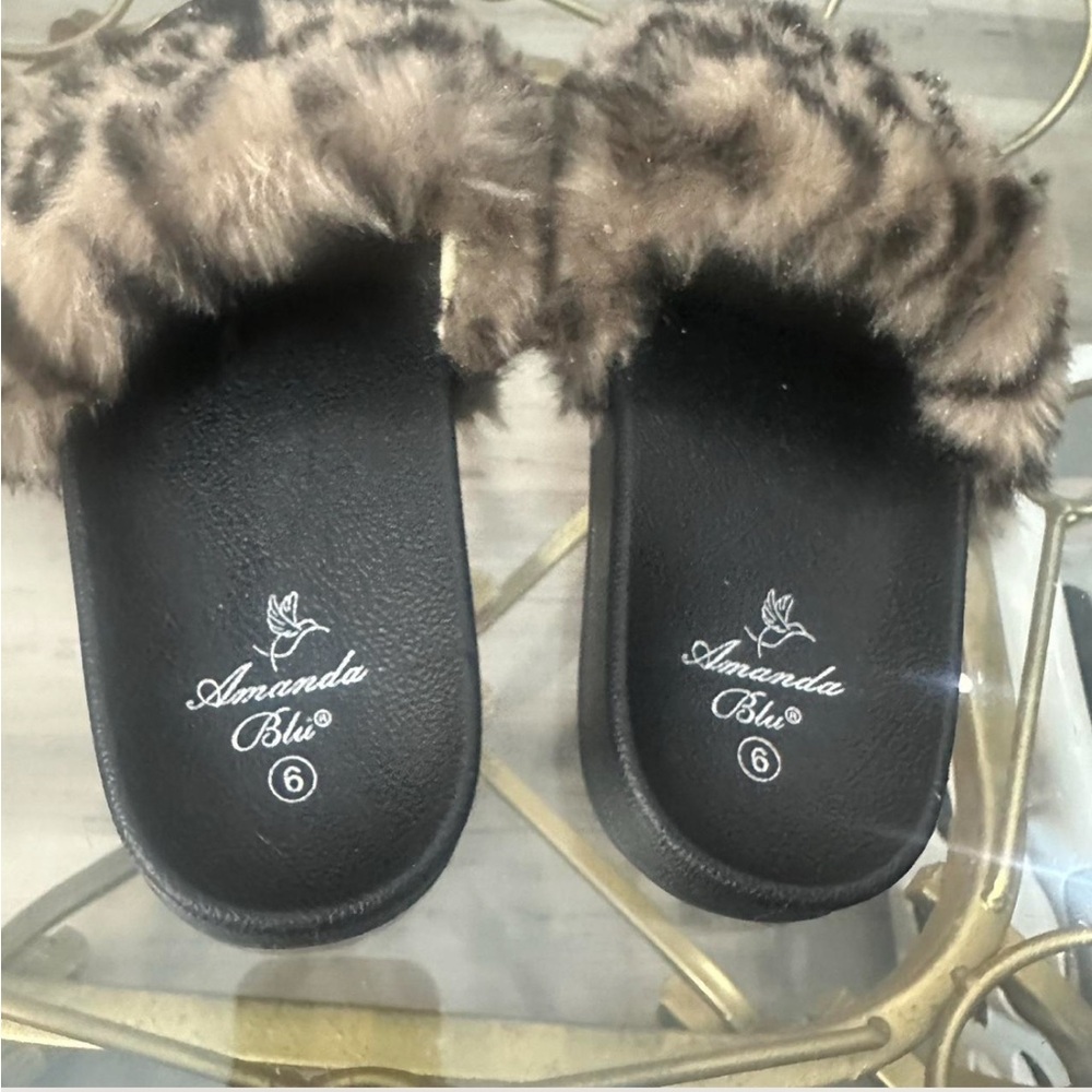 Women's Faux Fur Slide Sandals - Brown/Black